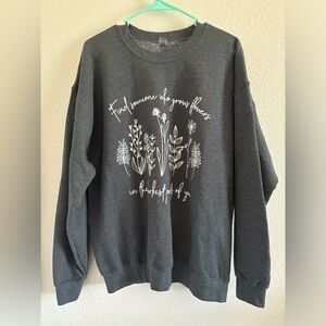 Gildan Dark Gray Sweatshirt with Floral Design